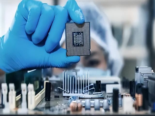 技術轉移浪潮下中國電子與芯片制造業(yè)的機遇與挑戰(zhàn)